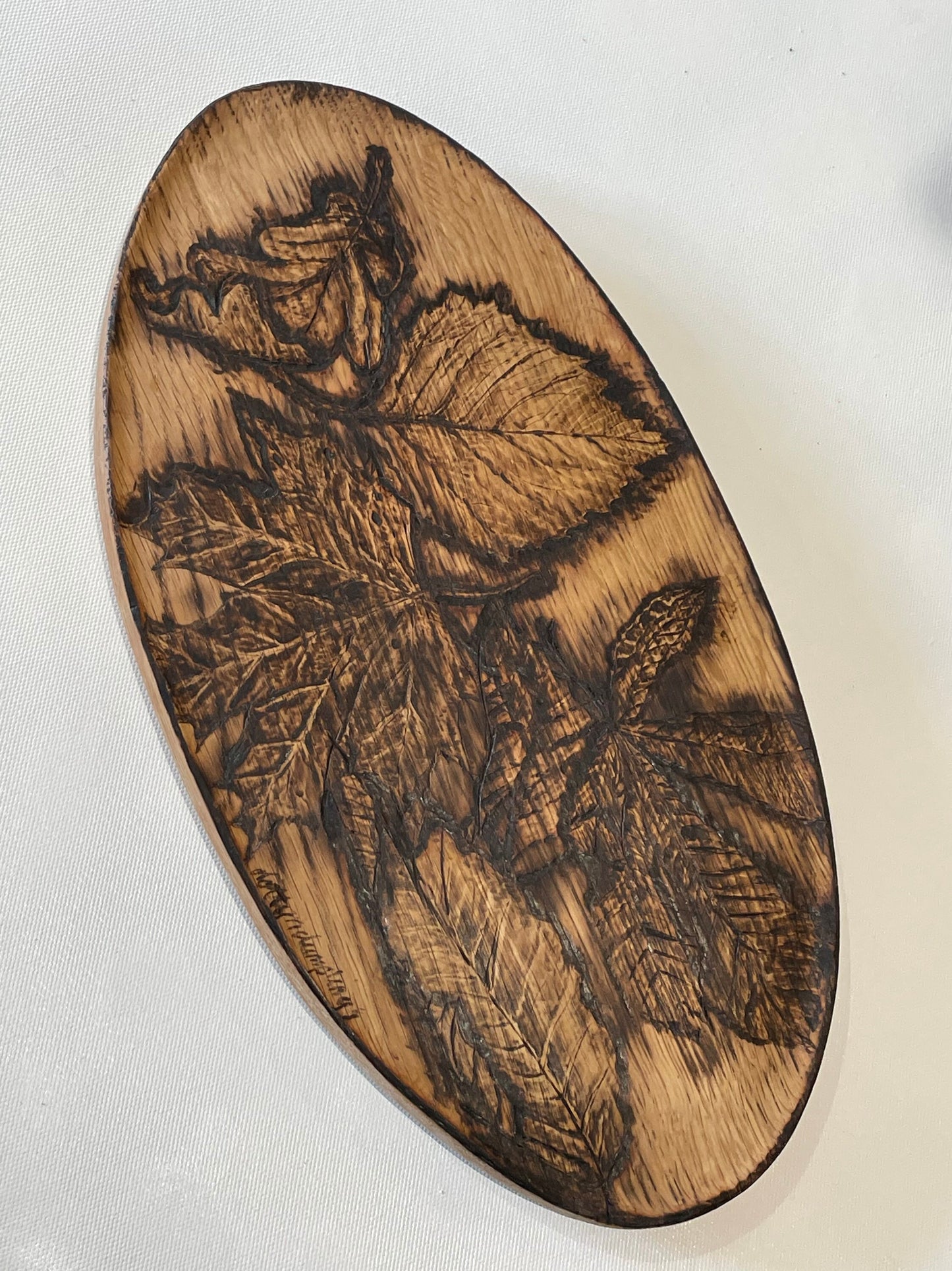 Pyrography leaves design decorative dish, hand made solid Oak oval tray, leaves, nature lover gift, oak home, wooden gift