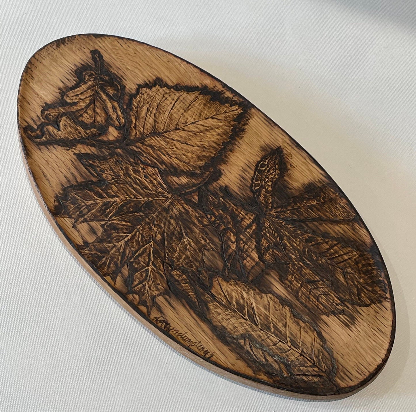 Pyrography leaves design decorative dish, hand made solid Oak oval tray, leaves, nature lover gift, oak home, wooden gift