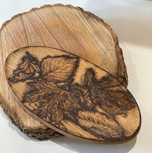 Pyrography leaves design decorative dish, hand made solid Oak oval tray, leaves, nature lover gift, oak home, wooden gift